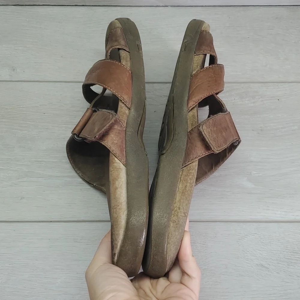 Taos Footwear good used